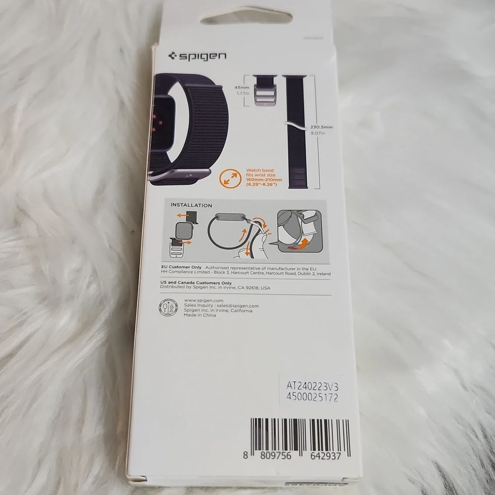 NWT SPIGEN APPLE WATCH BAND